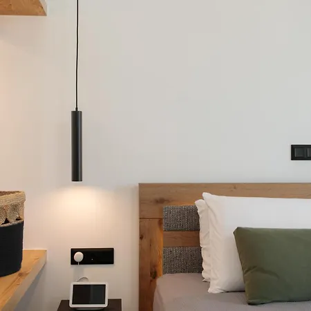 Amelia Naxos Willa Naxos City